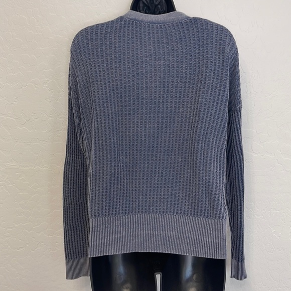 Hello Nite NWT Deep V Cardigan Vintage Indigo Blue Washed Small - Picture 5 of 8